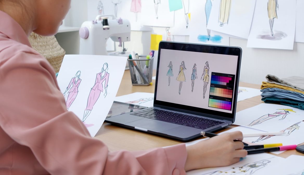 wireframe sketch laptop