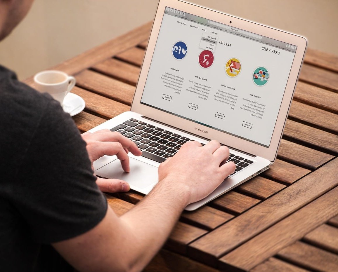 sticky navigation bar website